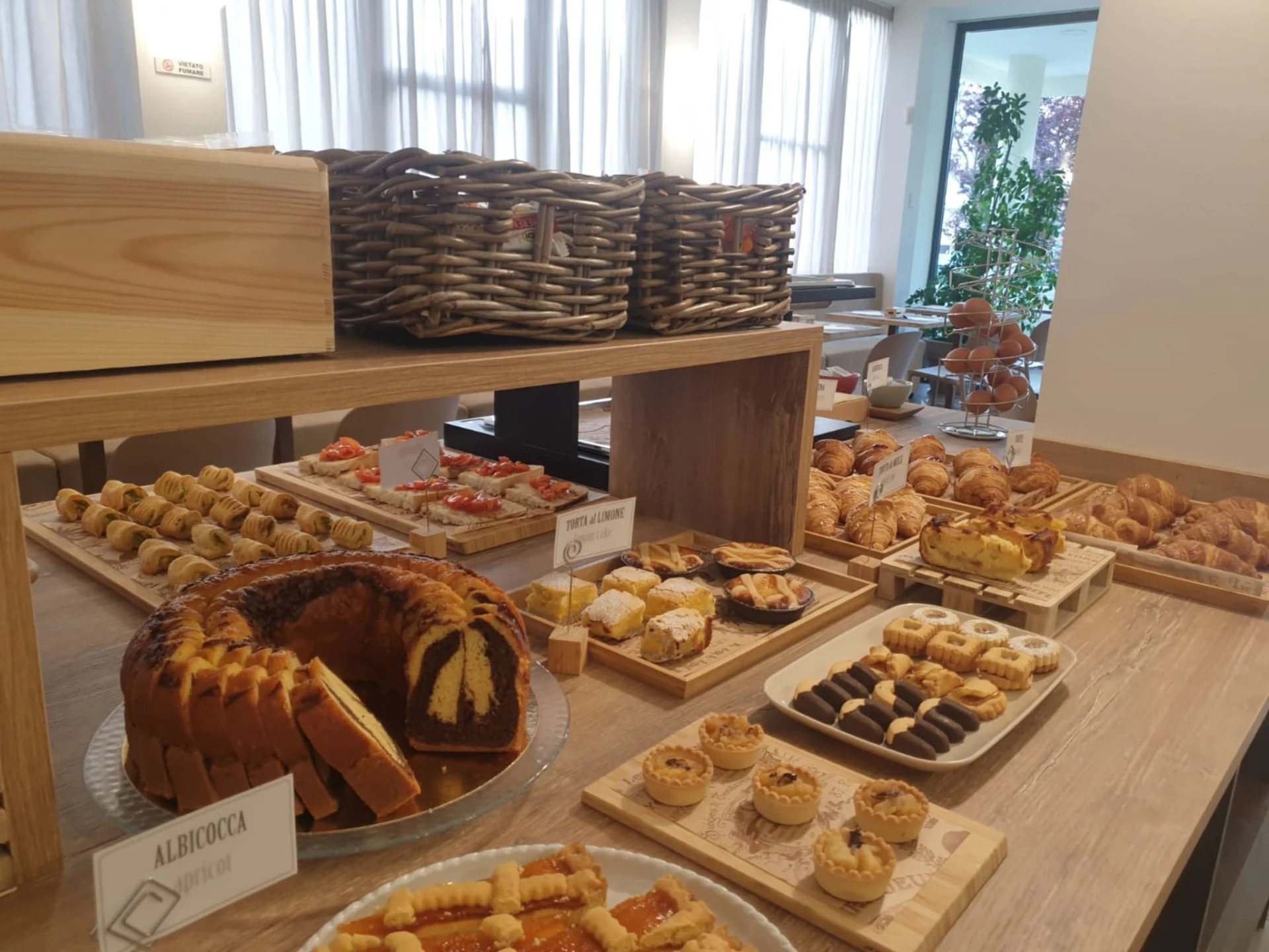 imgi_52_ciq4eyihetyurzlnohiu